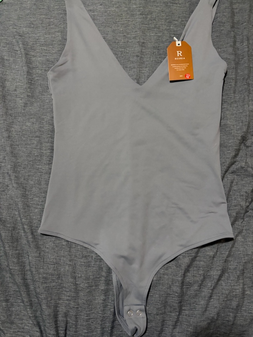 ReoRia Light Gray V-Neck Sleeveless Bodysuit